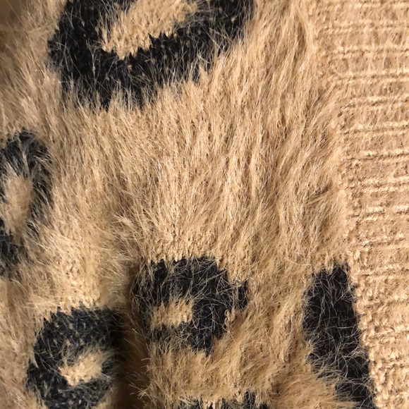 Simply Couture Cozy Leopard Oversized Cardigan Sweater Button Up - Picture 5 of 11